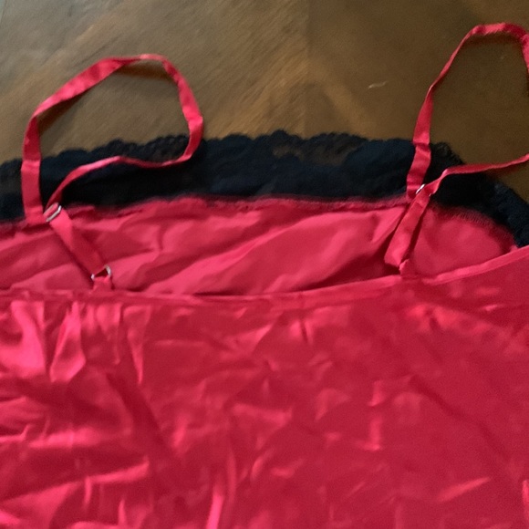 Red Nightgown with Black Lace - Picture 6 of 9